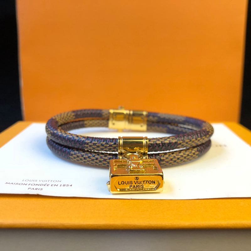18K Louis Vuitton Brassie Quipu It Twice Trunk Motif Bracelet