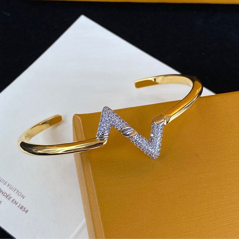 18K Louis Vuitton Volt Upside Down Diamond Bracelet