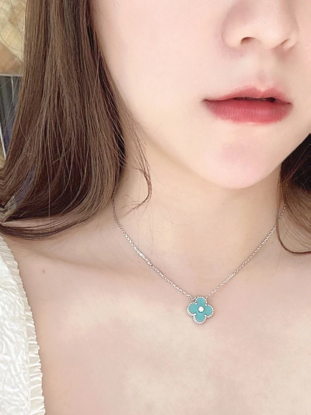 VCA CLOVER 1 DIAMOND LIGHT BLUE SILVER NECKLACE