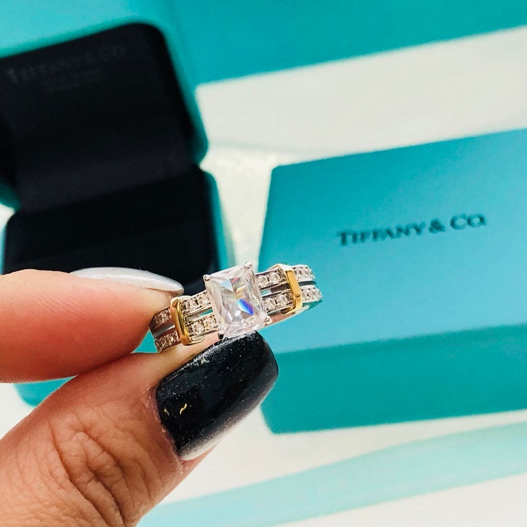 18K Tiffany Diamonds Ring