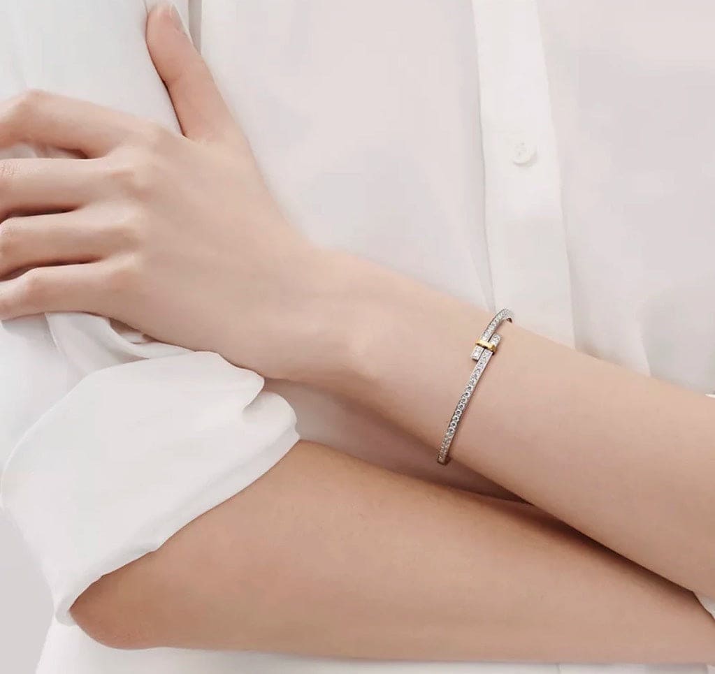 18K Tiffany Edge Hinged Bypass Bangle Bracelet