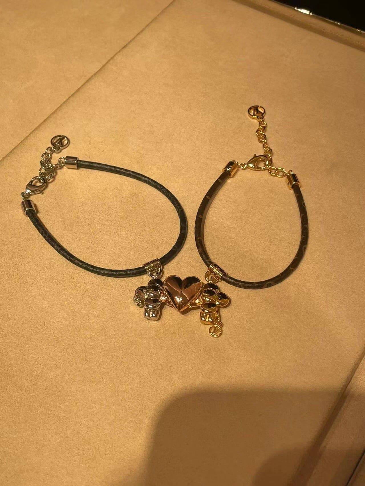 18K Louis Vuitton Vivienne Amour One Set Bracelets