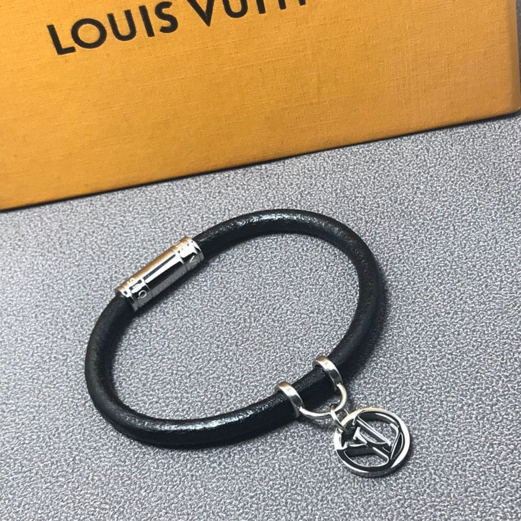 18K Louis Vuitton Hang It Bracelet