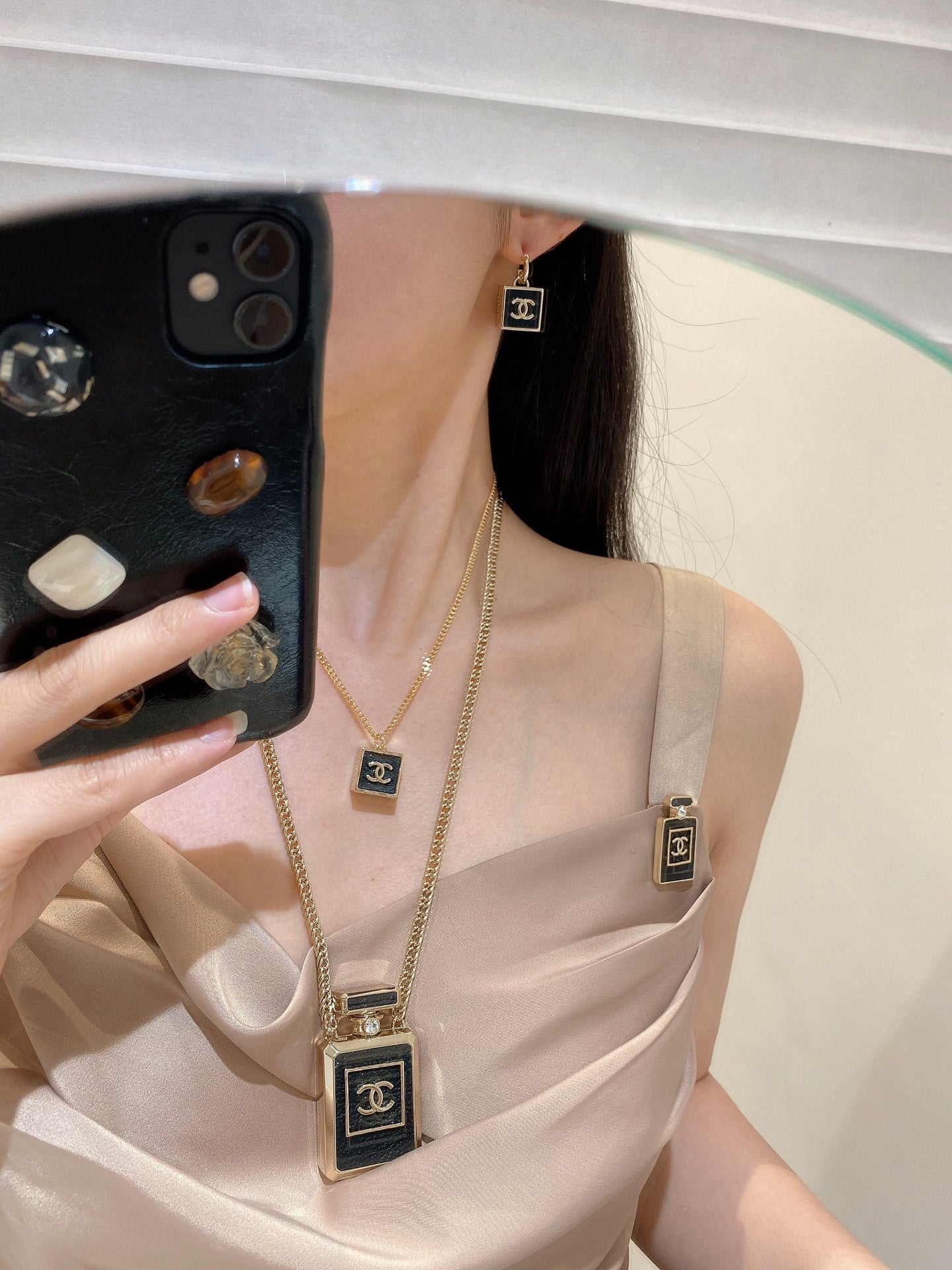 18K  Chanel No.5 Perfume Pendant Vintage Necklace