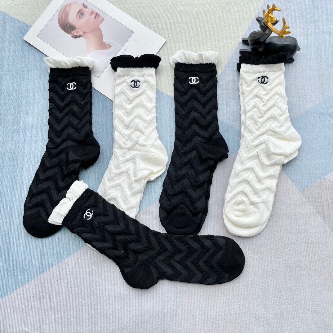 CHANEL CREW SOCKS 420748 (1 BOX )