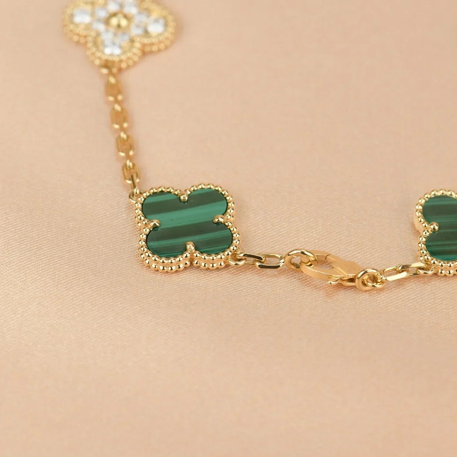 VCA CLOVER 5 MOTIF MALACHITE BRACELET COLLECTION