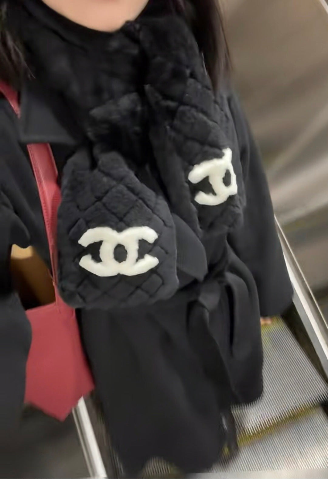 CHANEL 25S SCARF 120 IN FAUX FUR 876358