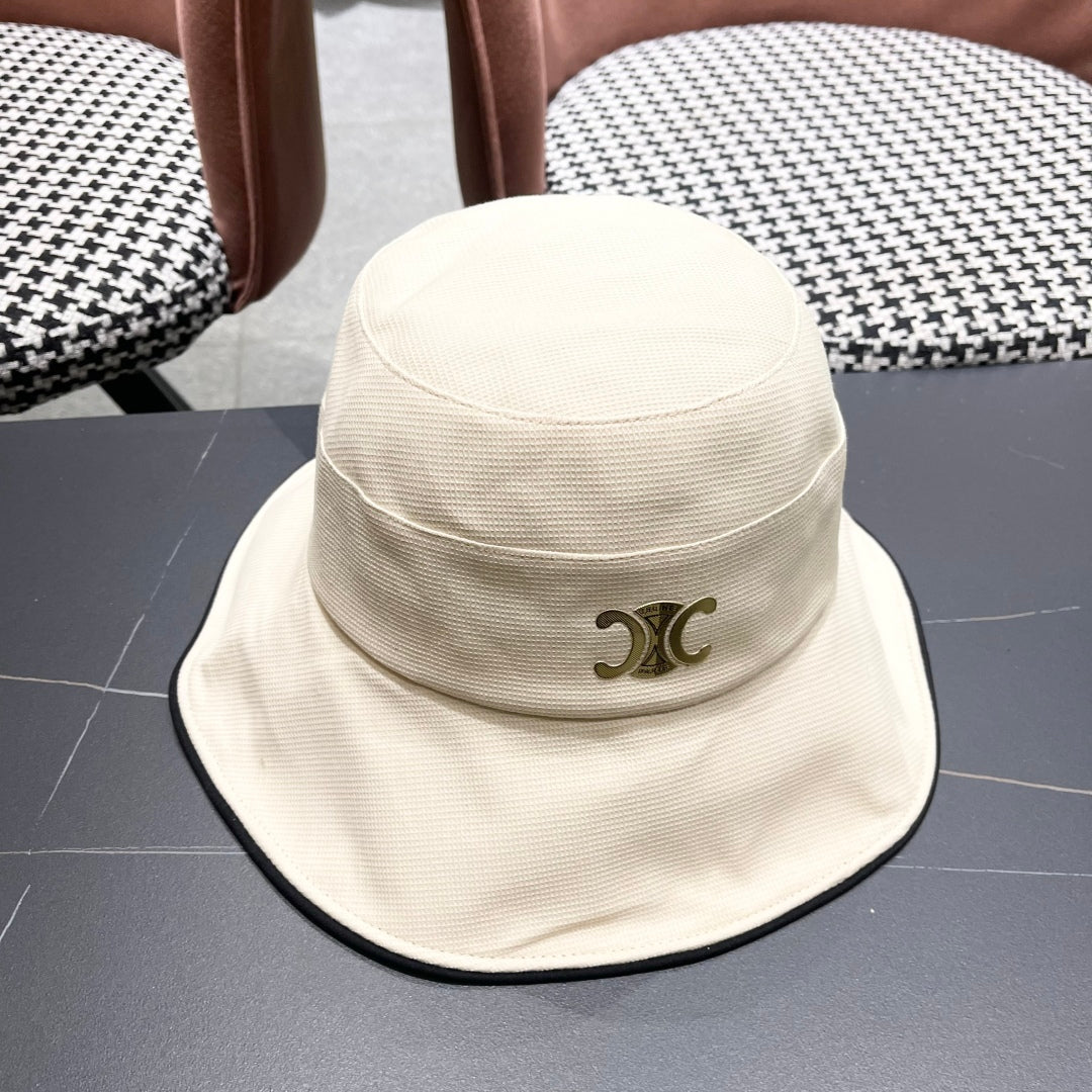 CELINE BUCKET HAT MODEL 650289 IN WHITE FABRIC