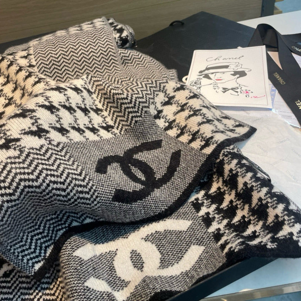 CHANEL 25S SCARF 190 CM IN CASHMERE 942958