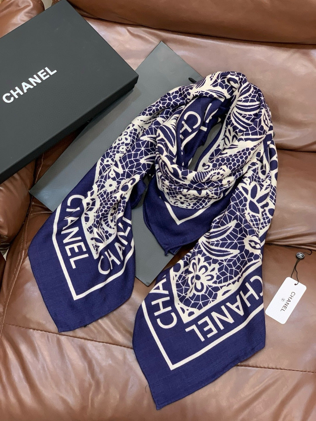 CHANEL 25S SCARF 135 CM IN CASHMERE AND SILK 943315