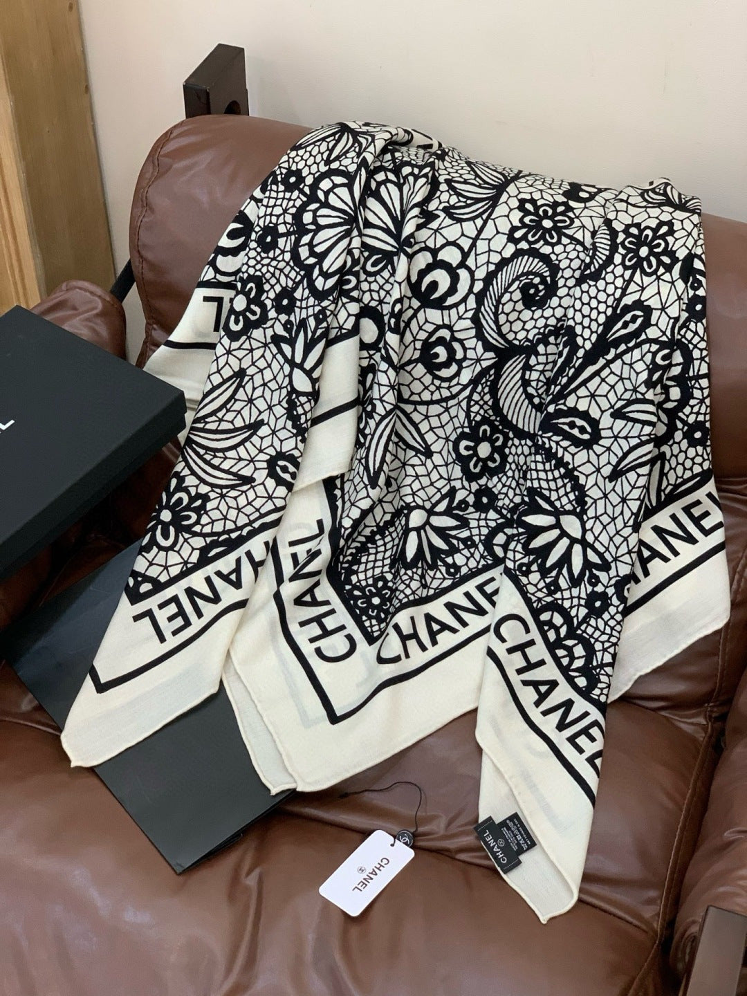CHANEL 25S SCARF 135 CM IN CASHMERE AND SILK 943316