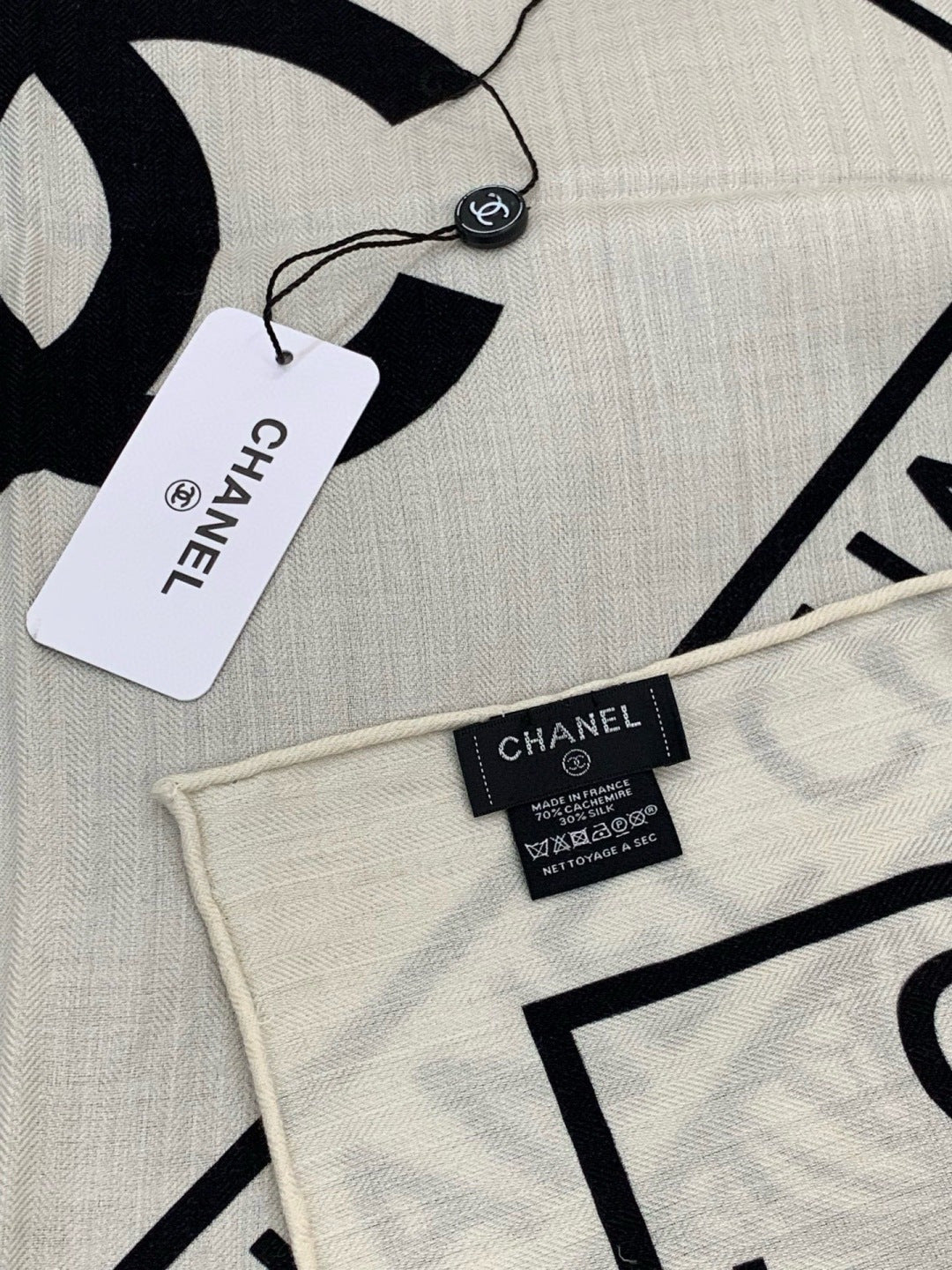CHANEL 25S SCARF 135 CM IN CASHMERE AND SILK 943316