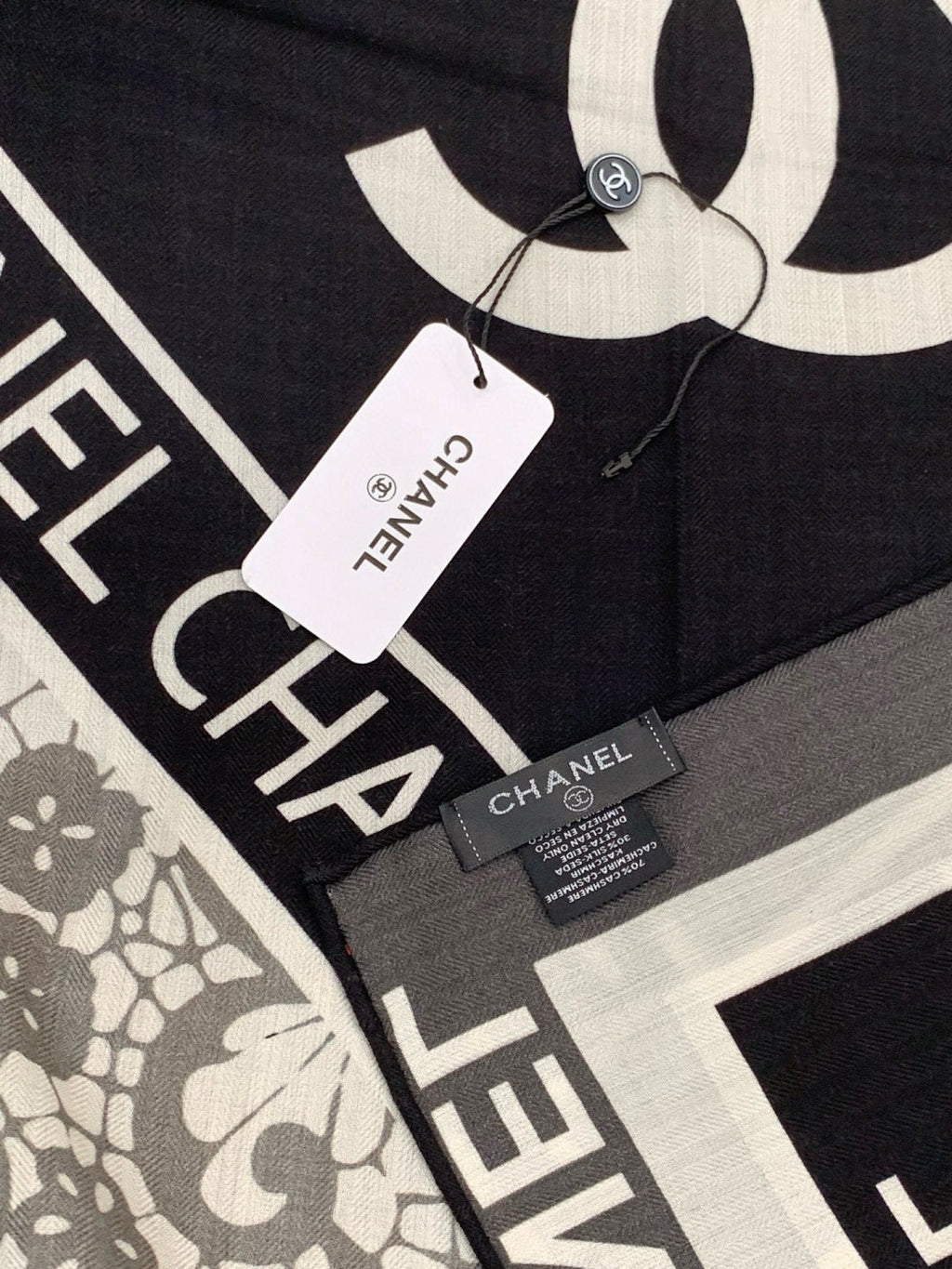 CHANEL 25S SCARF 135 CM IN CASHMERE AND SILK 943319