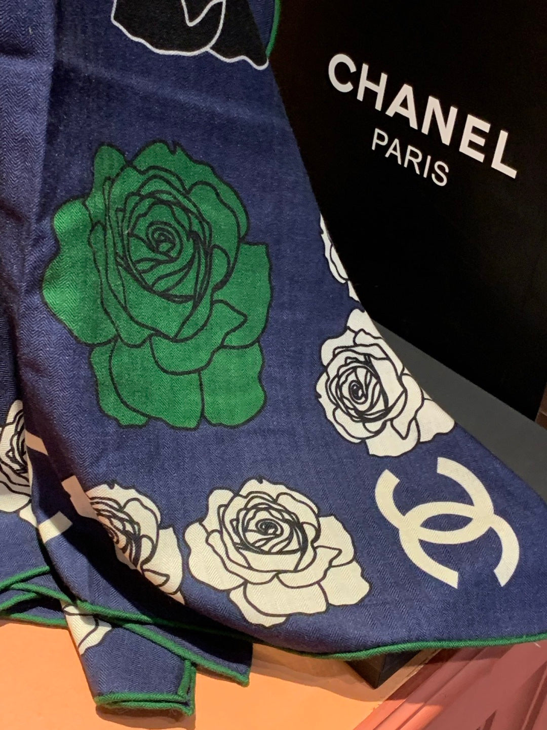 CHANEL 25S SCARF 140 CM IN CASHMERE AND SILK 943338