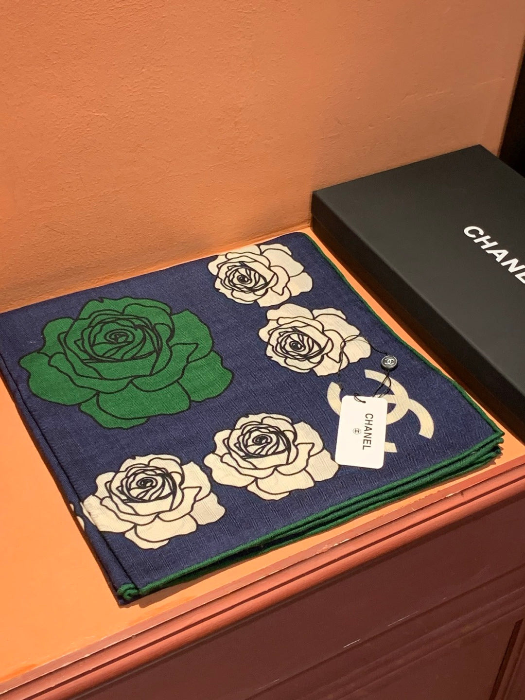 CHANEL 25S SCARF 140 CM IN CASHMERE AND SILK 943338