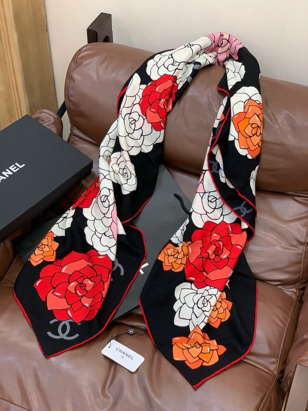 CHANEL 25S SCARF 140 CM IN CASHMERE SILK 943622