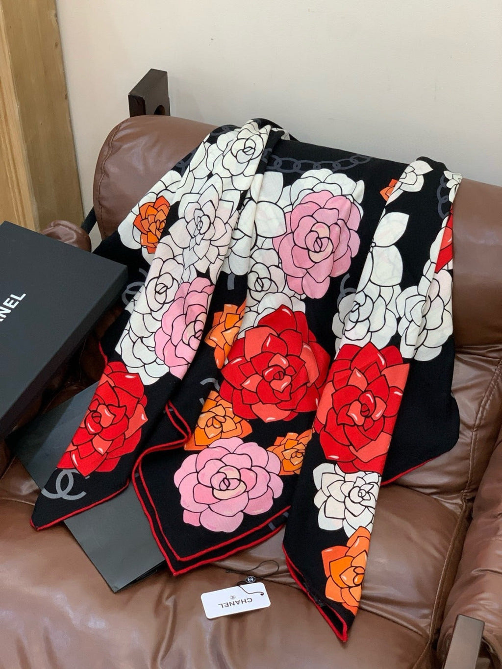 CHANEL 25S SCARF 140 CM IN CASHMERE SILK 943622