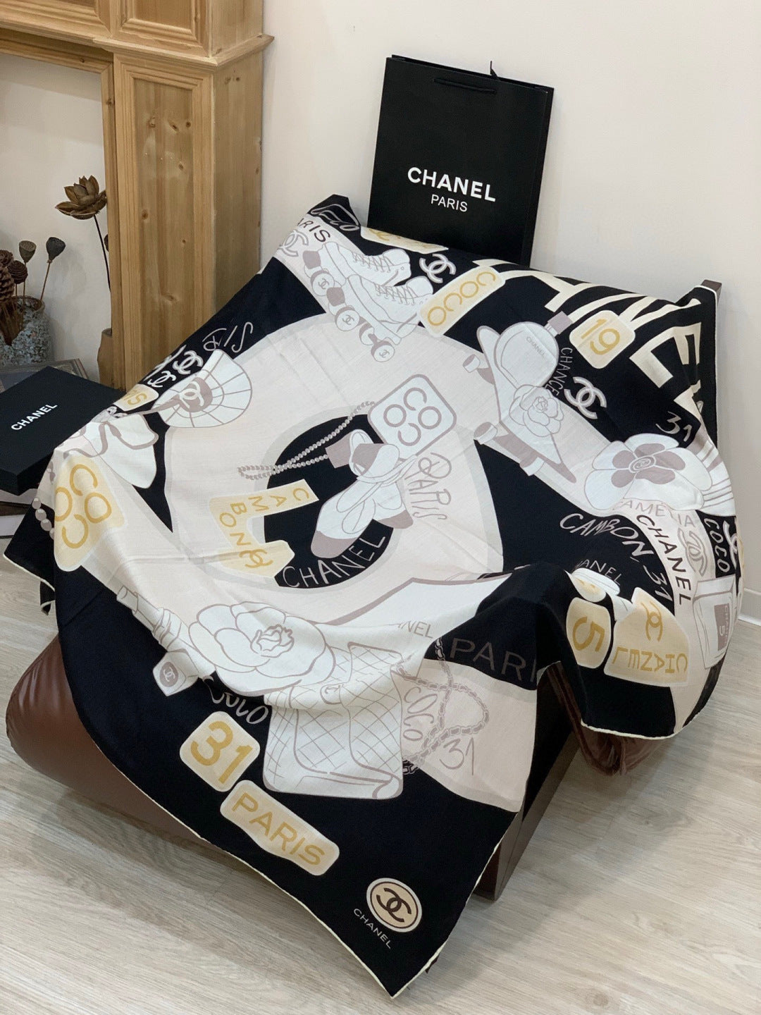 CHANEL 25S SCARF 135 IN CASHMERE 991651