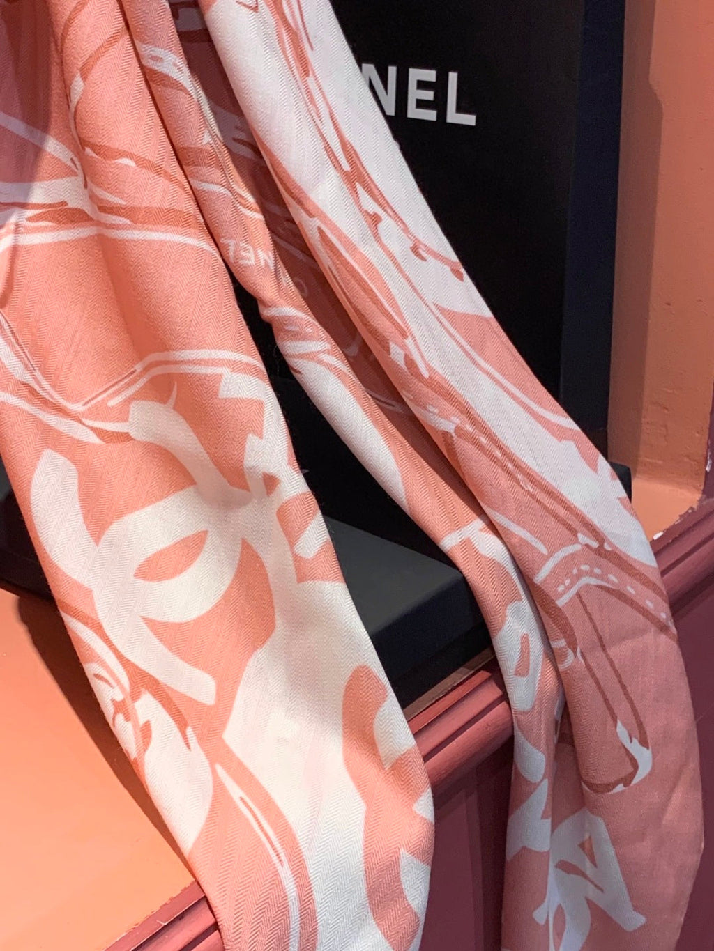 CHANEL 25S SCARF 135 IN CASHMERE 991694