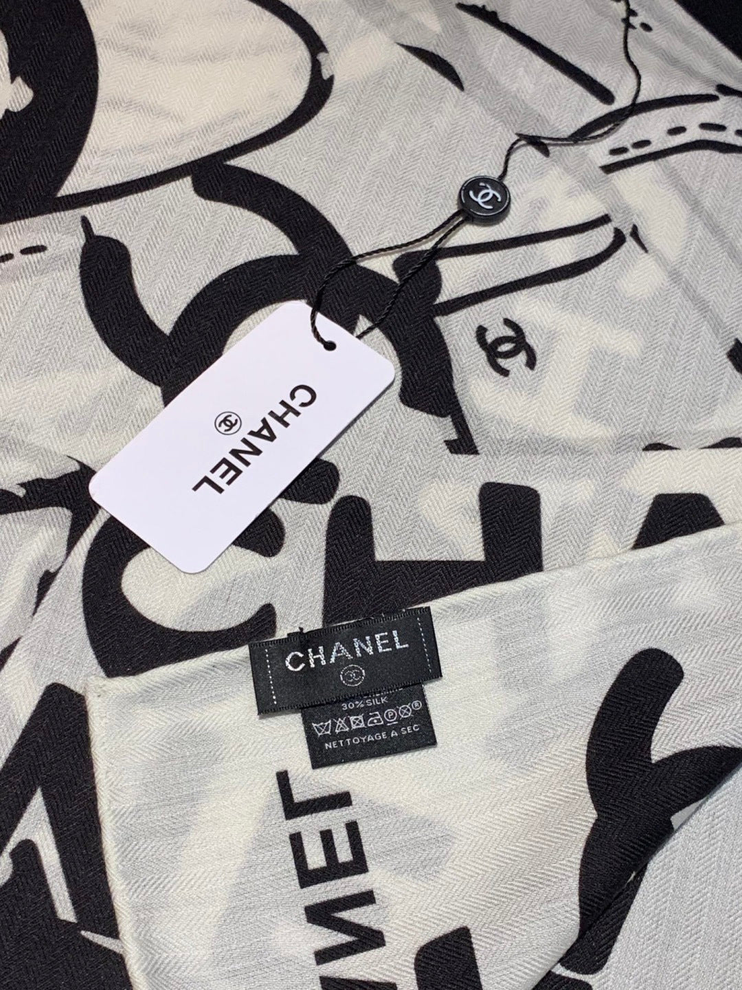 CHANEL 25S SCARF 135 IN CASHMERE 991695
