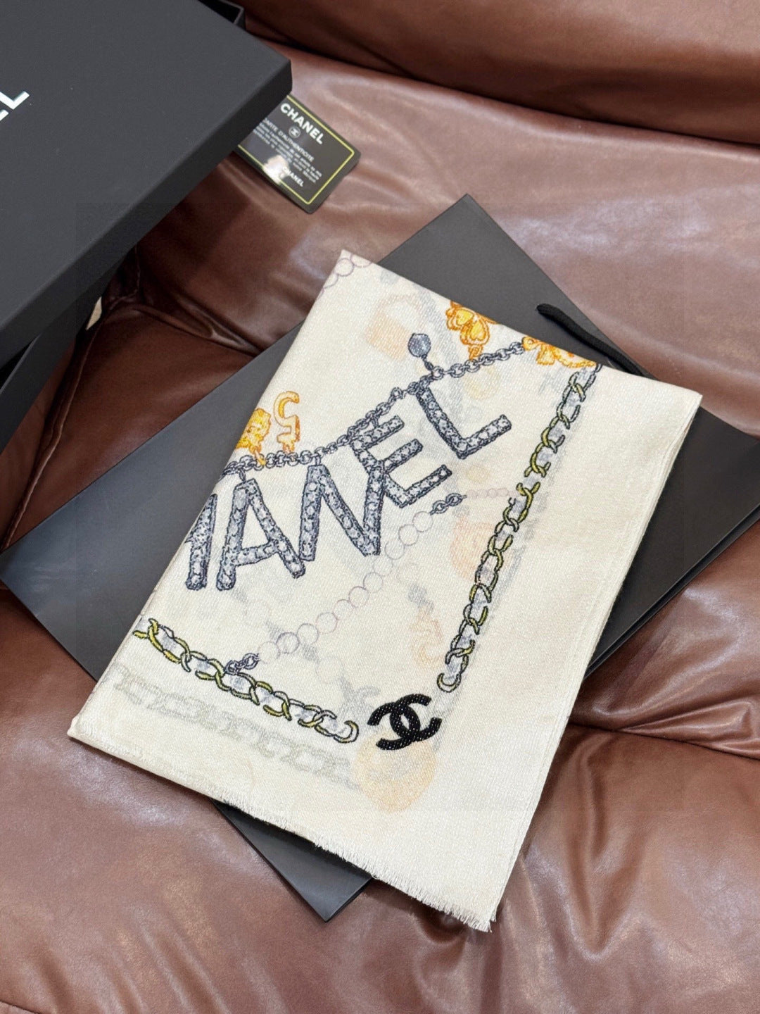 CHANEL 25S SCARF 200 IN CASHMERE 991712