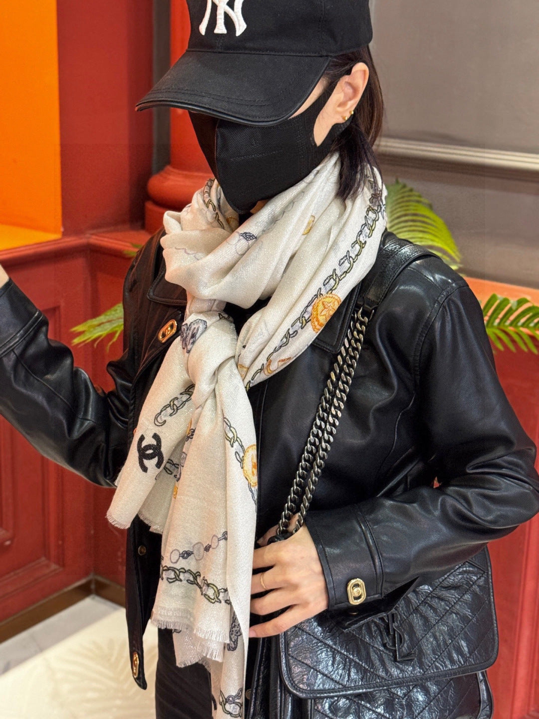 CHANEL 25S SCARF 200 IN CASHMERE 991712