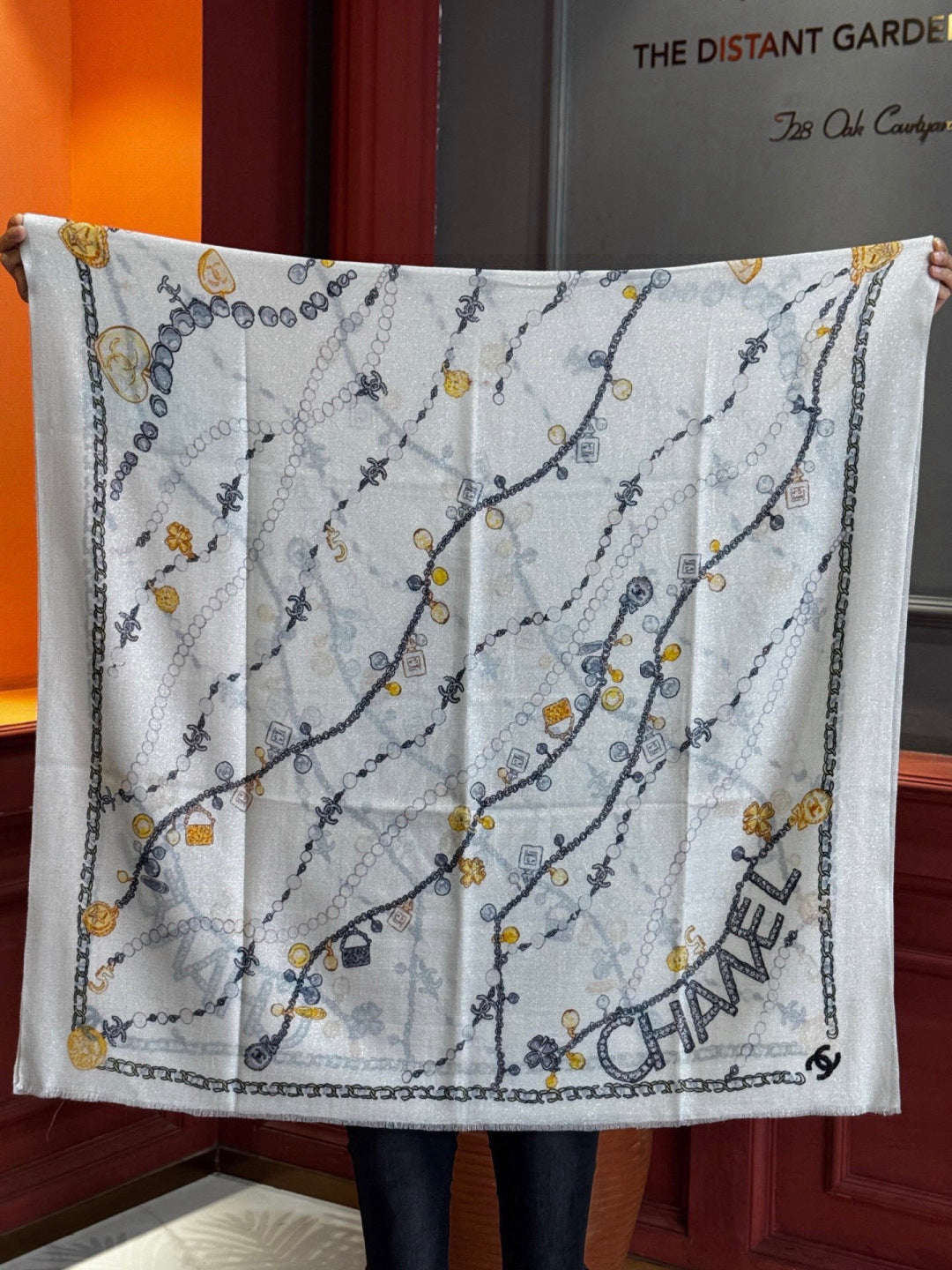 CHANEL 25S SCARF 200 IN CASHMERE 991712