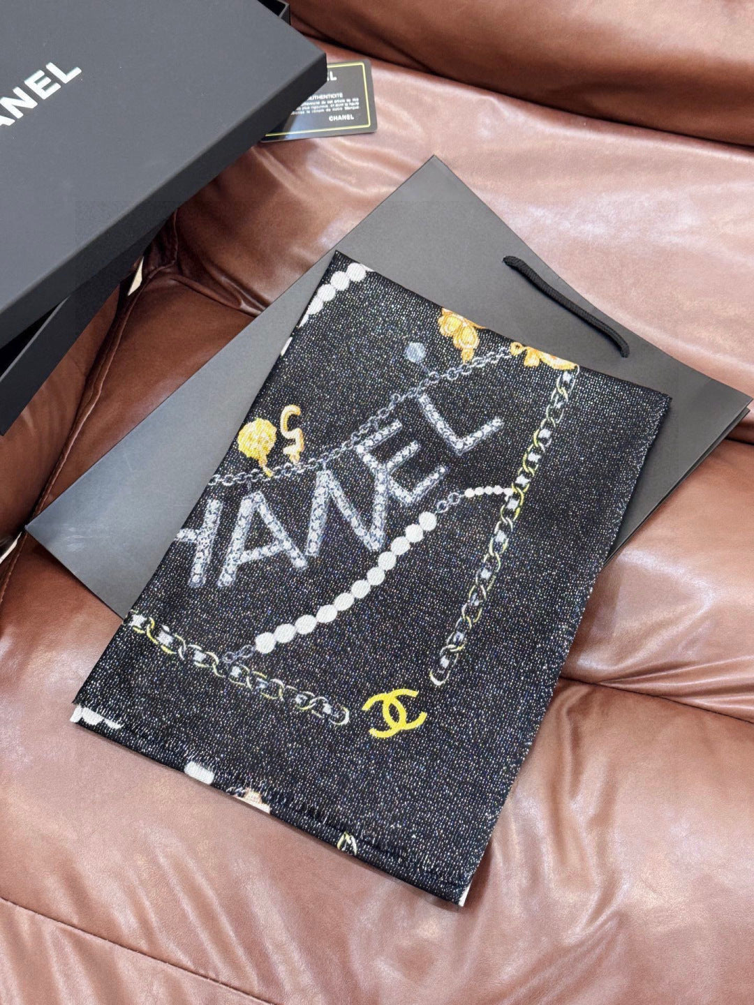 CHANEL 25S SCARF 200 IN CASHMERE 991713