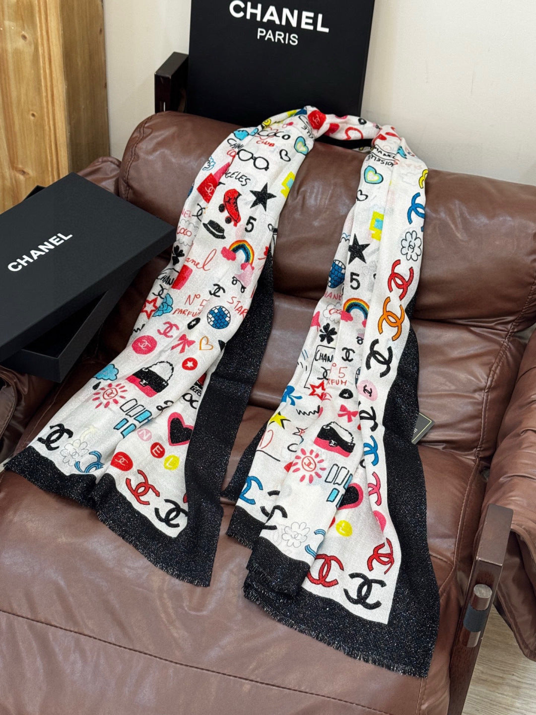 CHANEL 25S SCARF 200 IN LINEN 991723