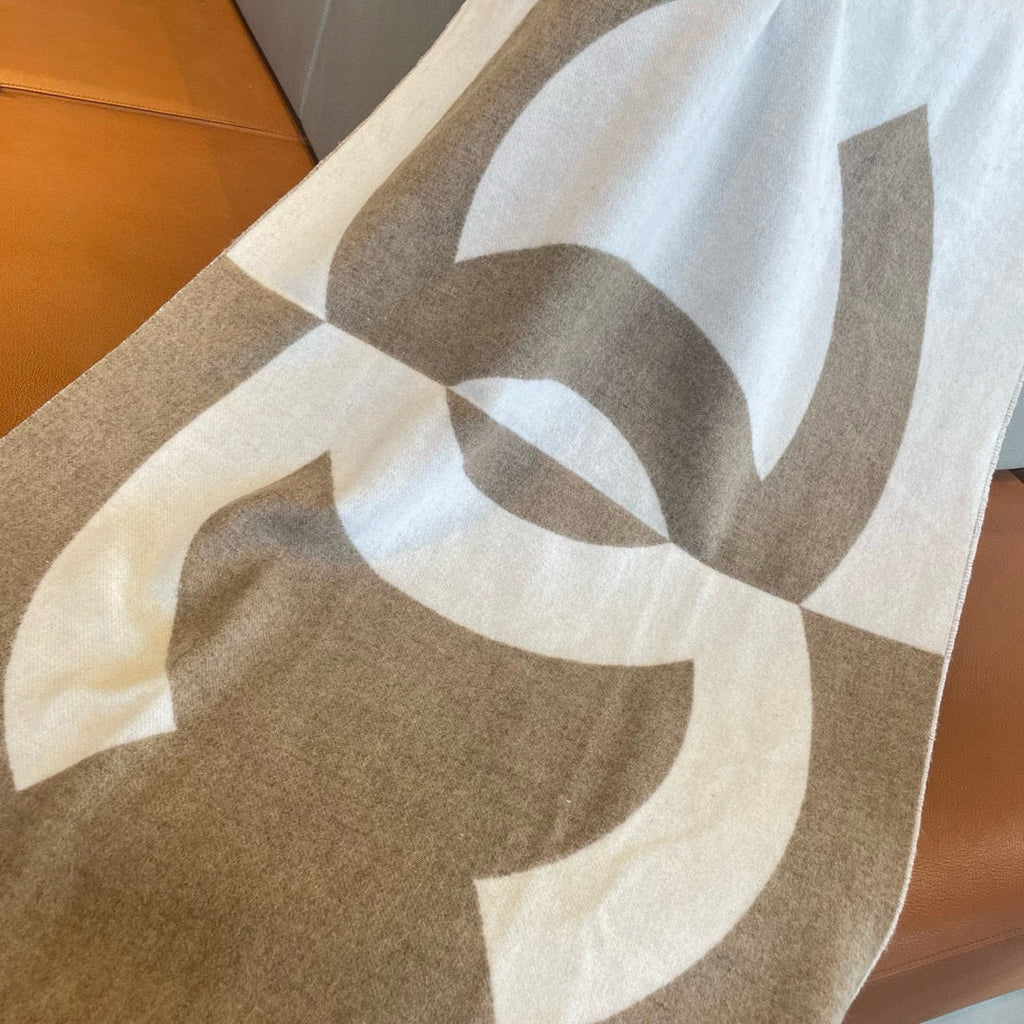 CHANEL 25S SCARF 200 IN CASHMERE 989861