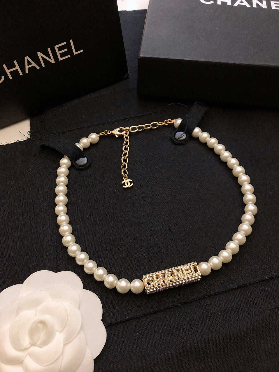 18K  Chanel Scripe Pearls Chain Necklace