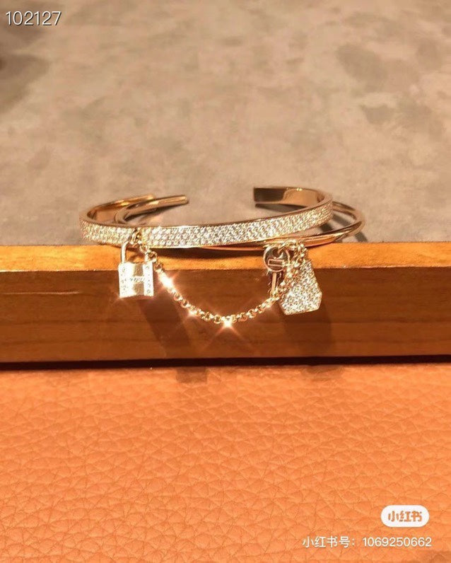 18K Kelly Clochette Diamonds Hermes Bracelet
