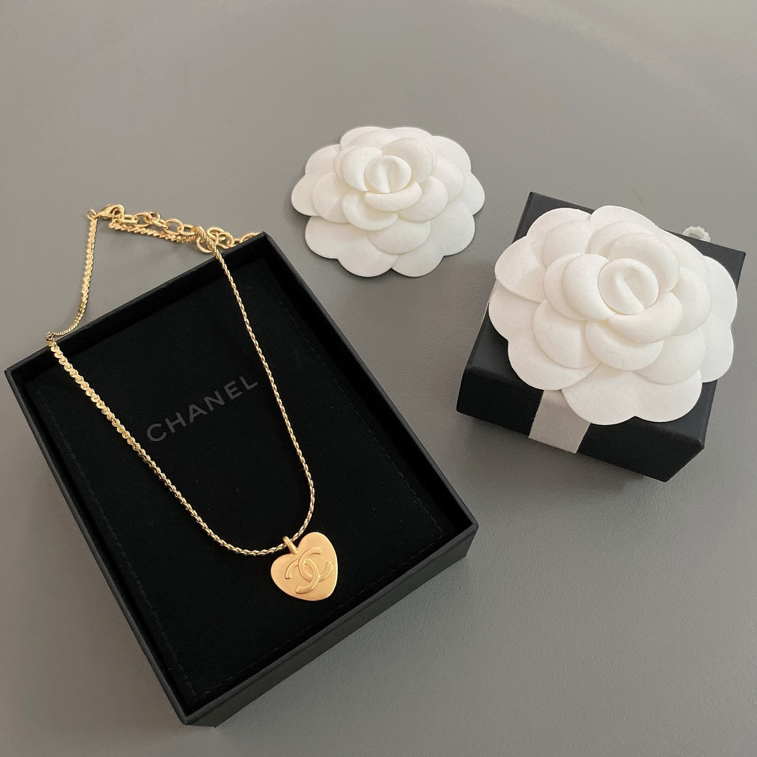 18K  Chanel Vintage Necklace