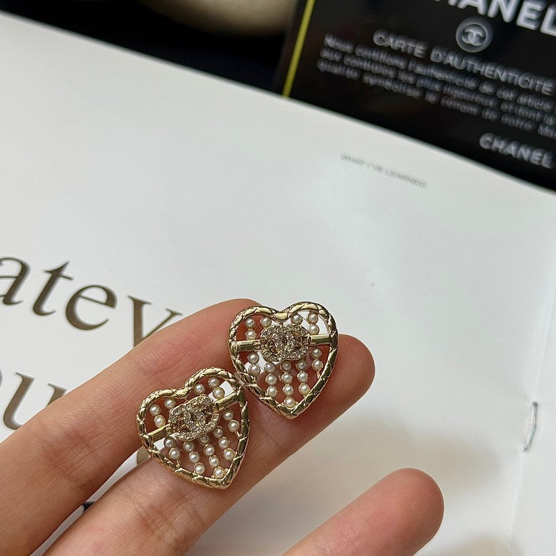 18K  Chanel Pearl Heart Earrings