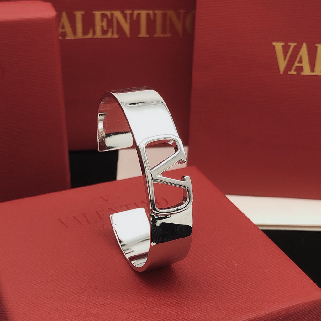 18K Valentino Cuff Bracelet