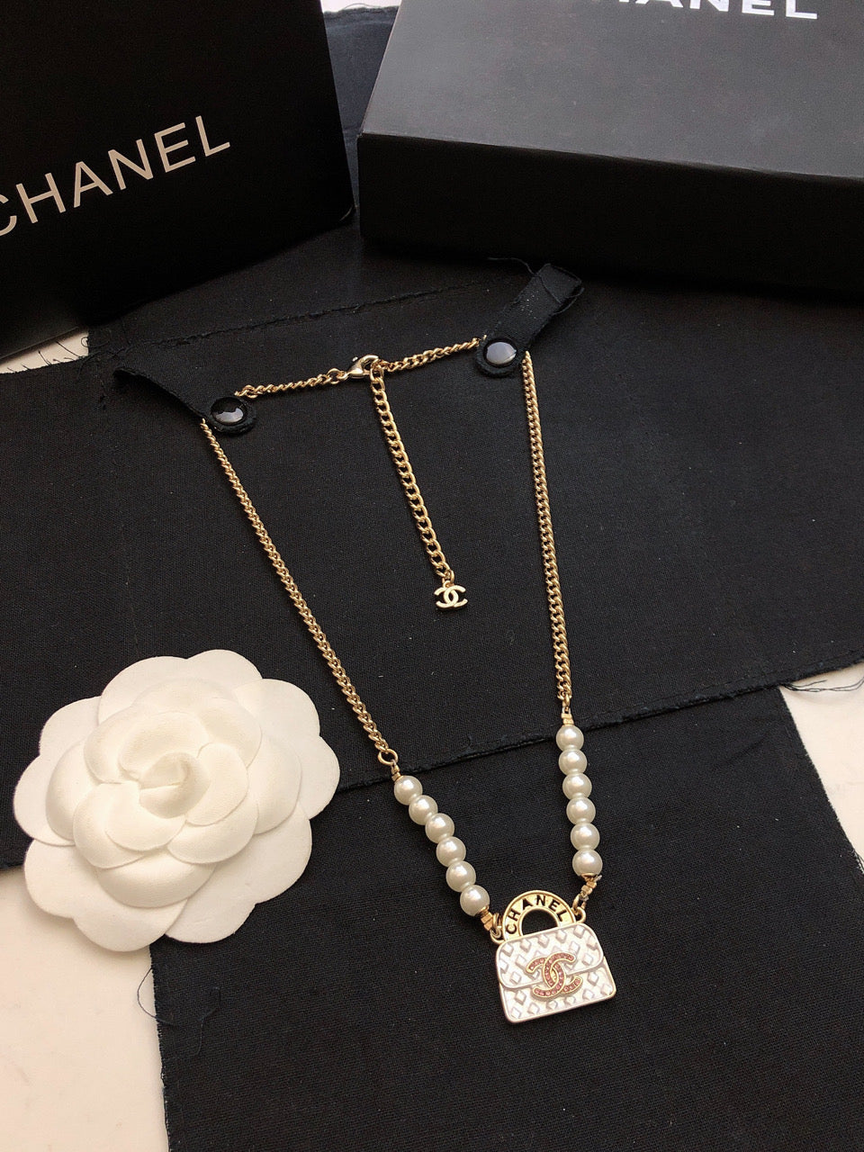 18K  Chanel Pearls Bag Pendant Necklace