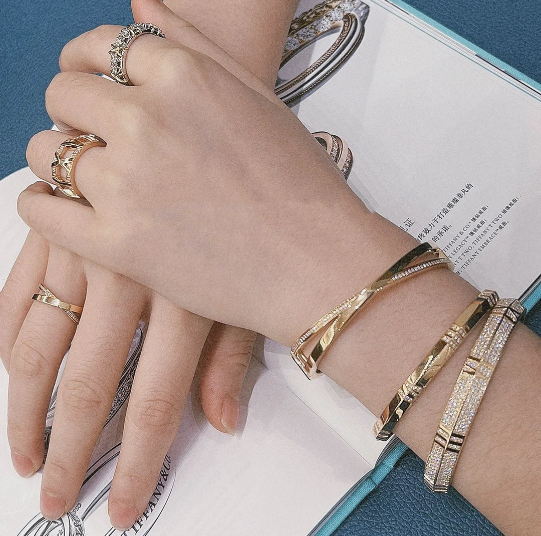 18K Tiffany Atlas x Narrow Hinged Bangle Bracelet
