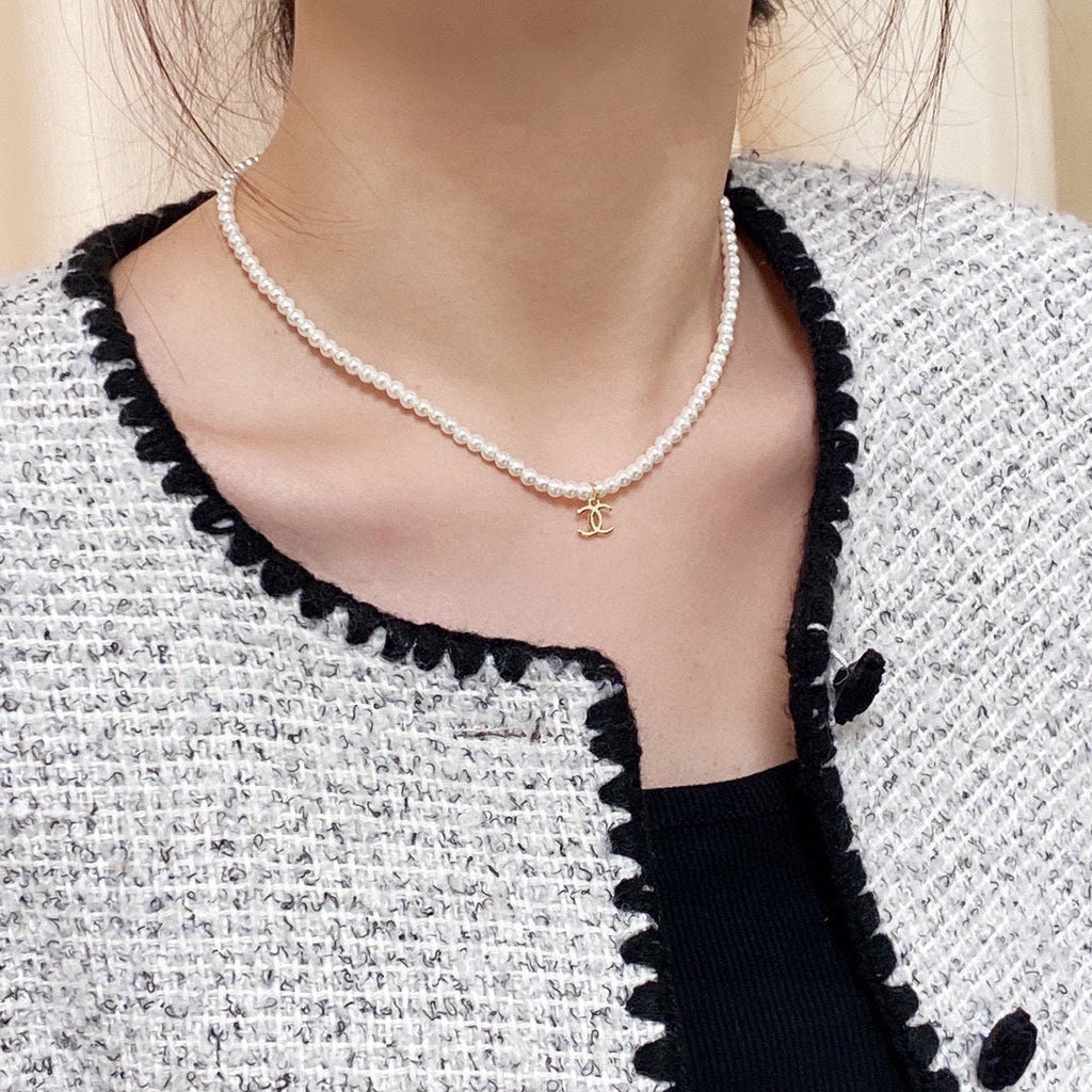 18K  Chanel Pearls Choker Necklace