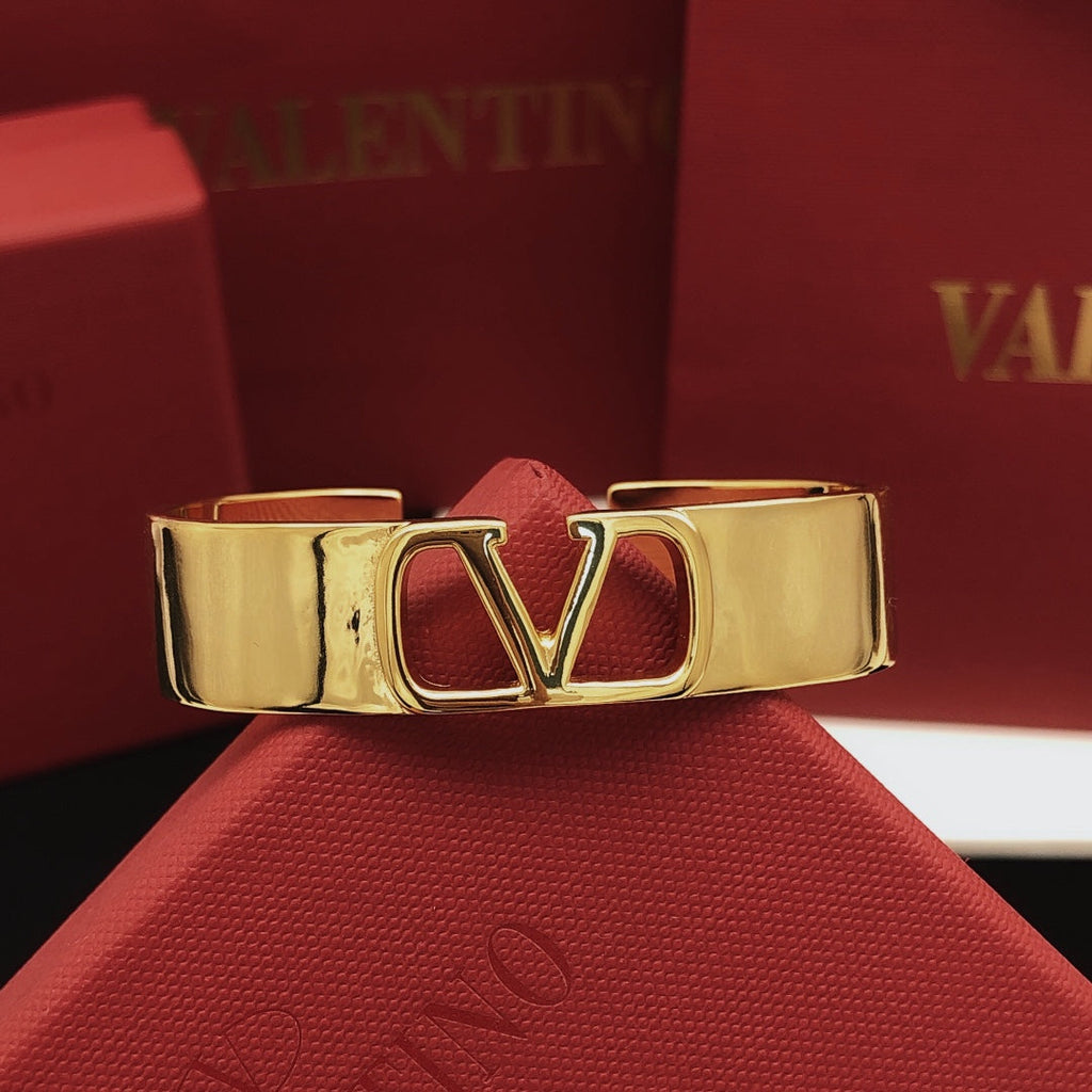18K Valentino Cuff Bracelet
