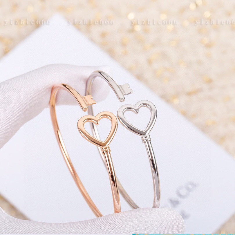 18K Tiffany Heart Key Wire Bracelet