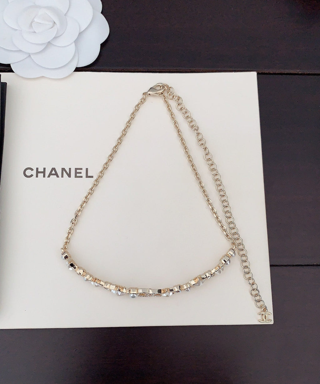 18K  Chanel White Pearl Crystals Necklace