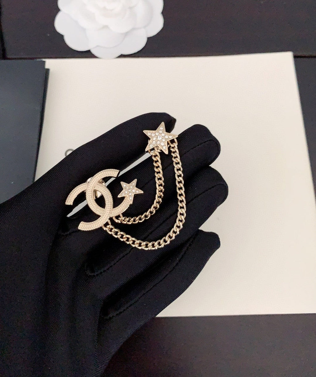18K  Chanel Heart Star Chain Brooch