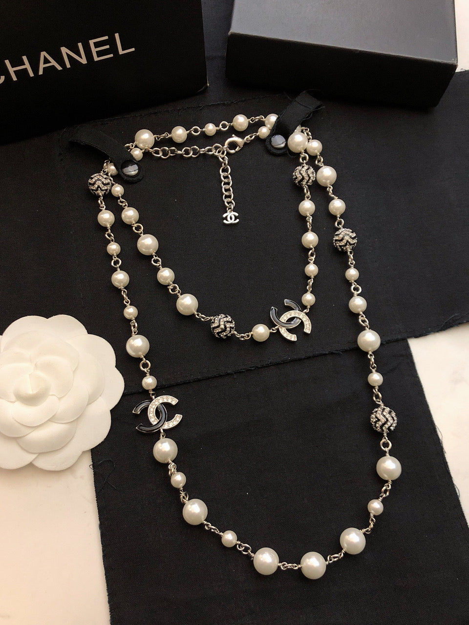 18K  Chanel Star Pearls Long Necklace