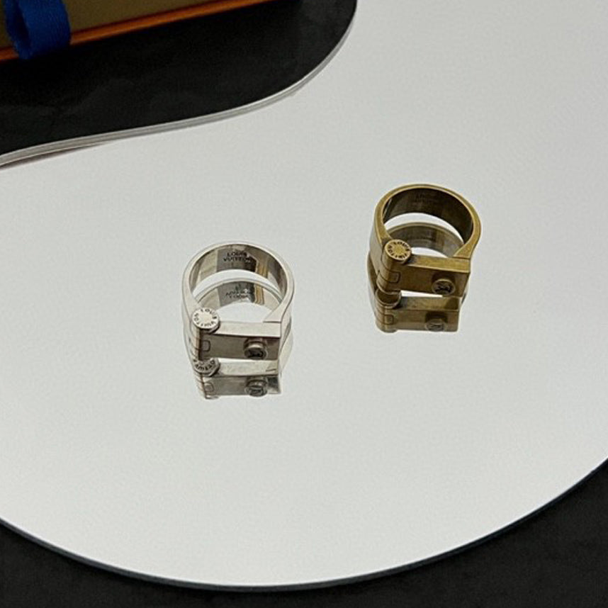 18K Louis Vuitton Lock Vintage Ring