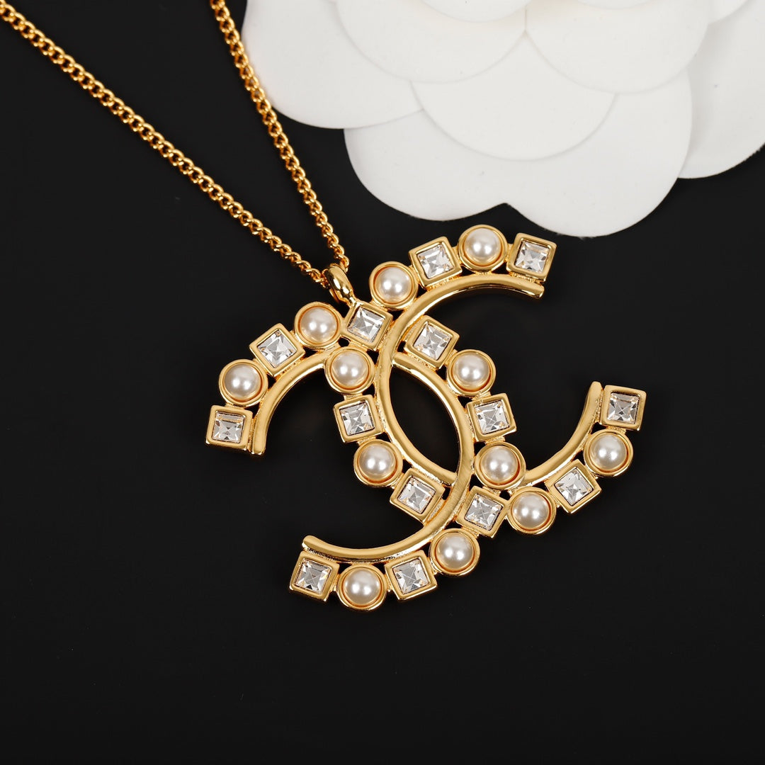 18K  Chanel Vintage Necklace