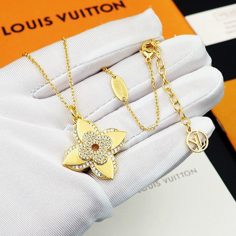 18K Louis Vuitton Medaillon Necklace