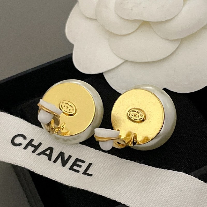 18K  Chanel Pearl Gold Round Earrings