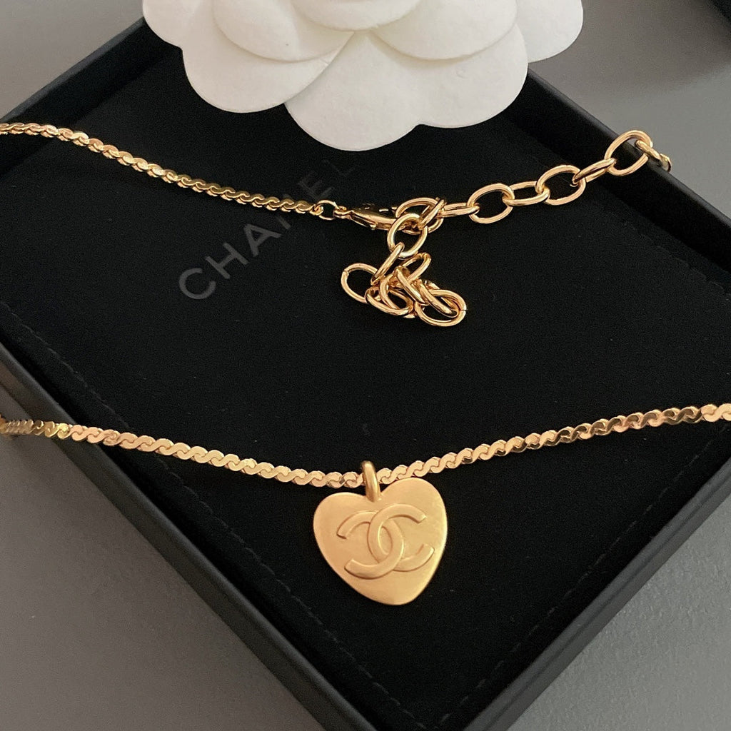 18K  Chanel Vintage Necklace