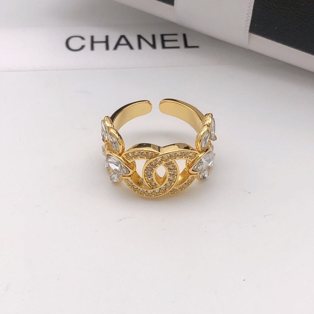 18K  Chanel Flower Crystals Ring