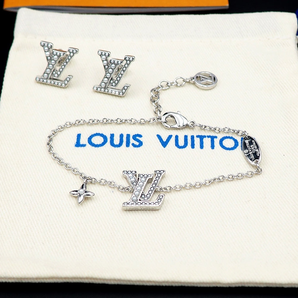 18K Louis Vuitton Iconic Pearls Bracelet
